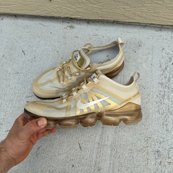 nike vapor max cream